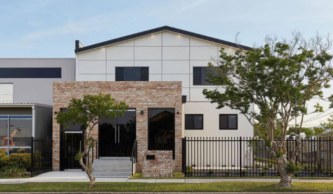 outside photo of the buildingwise office commercial building