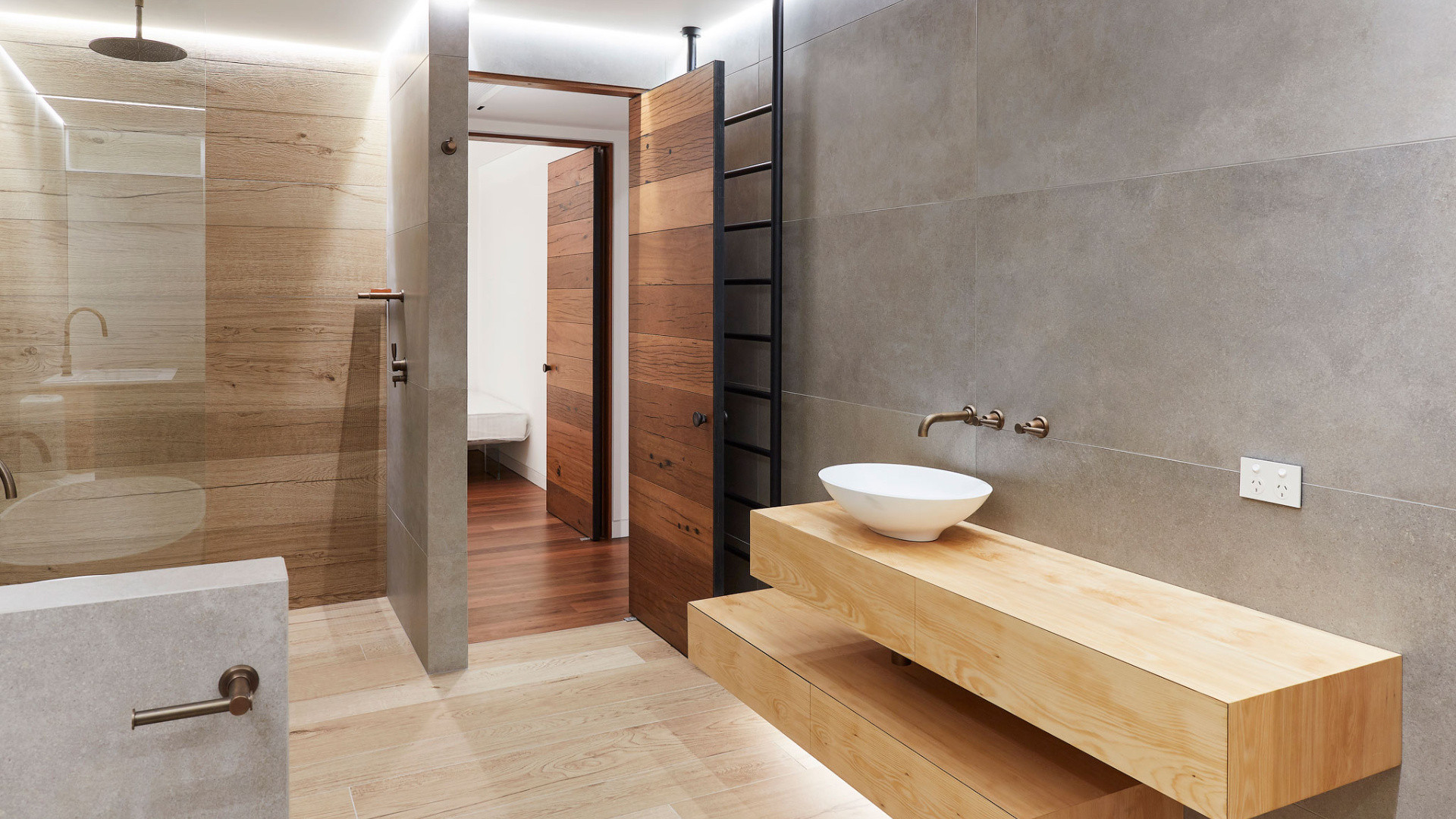bathroom in a luxury home build by buildingwise in Newcastle